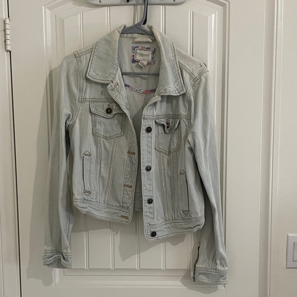 Forever 21 Women's Light Blue Jean Jacket